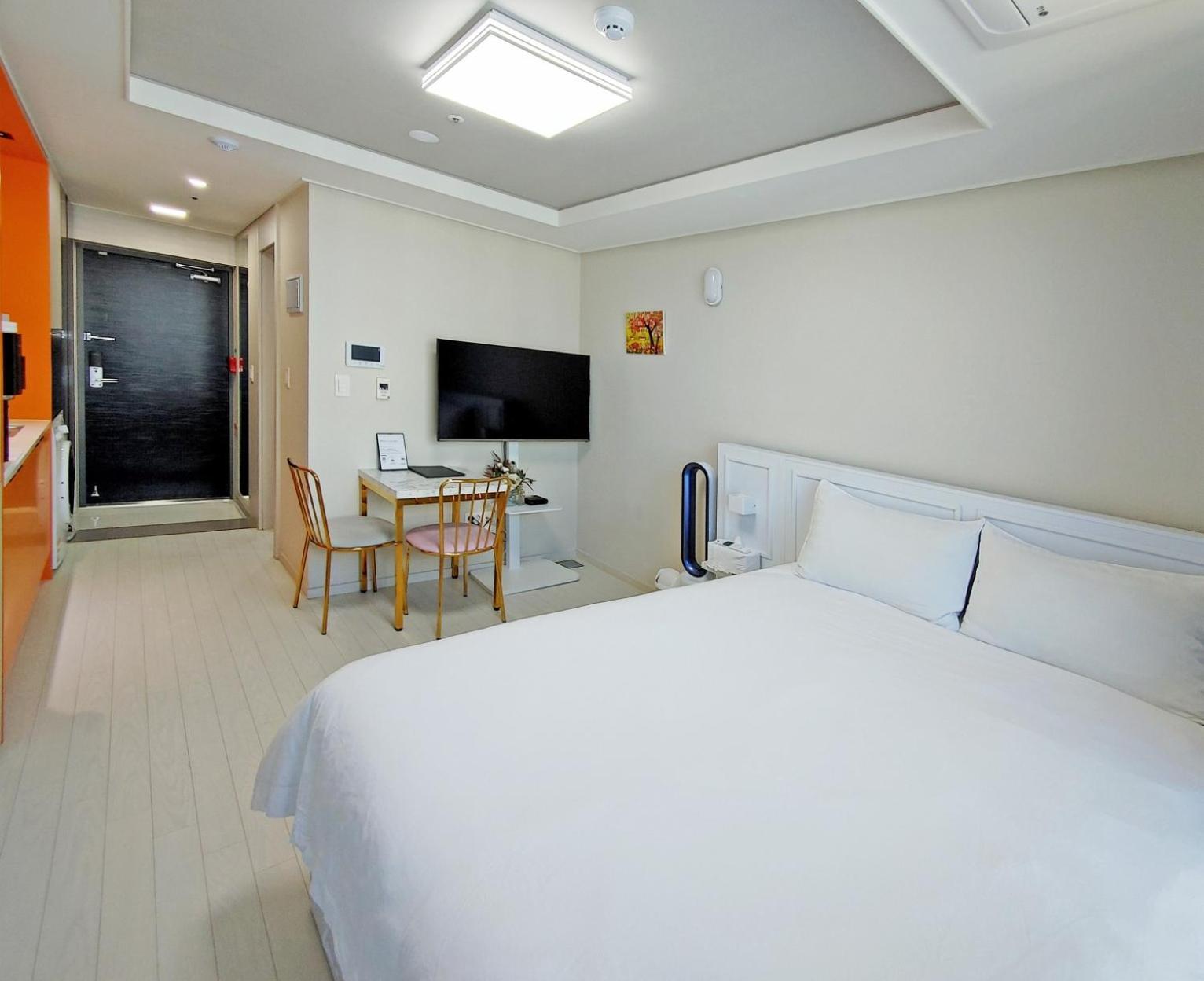 Daegu Star B&B Dsr Hotel Lily Guestroom ภายนอก รูปภาพ