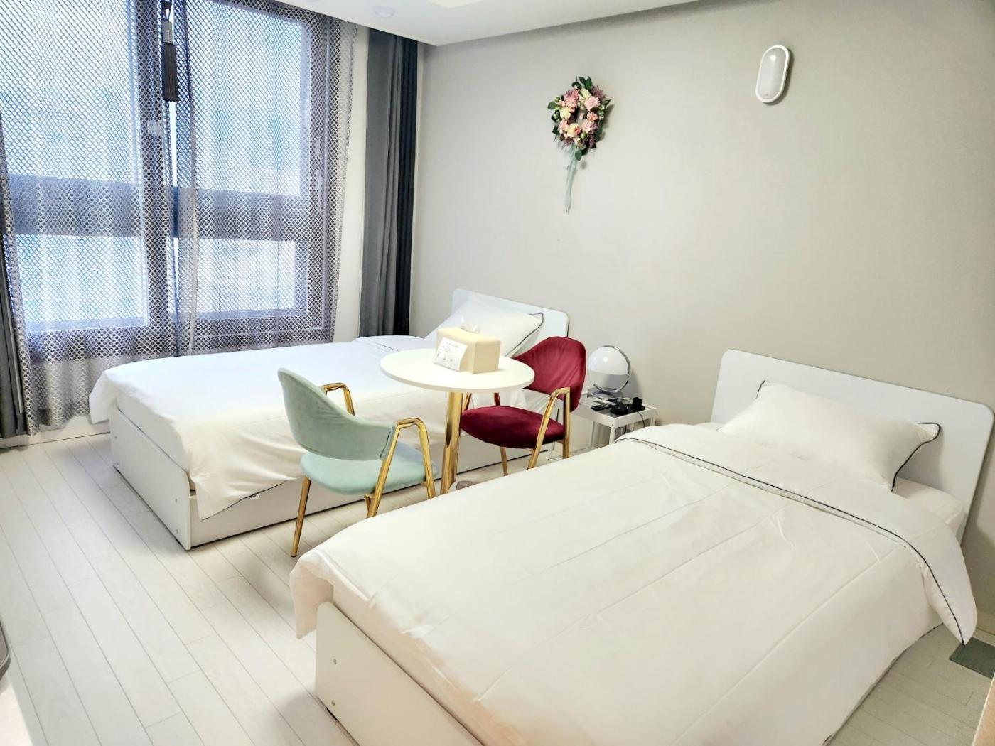 Daegu Star B&B Dsr Hotel Lily Guestroom ภายนอก รูปภาพ