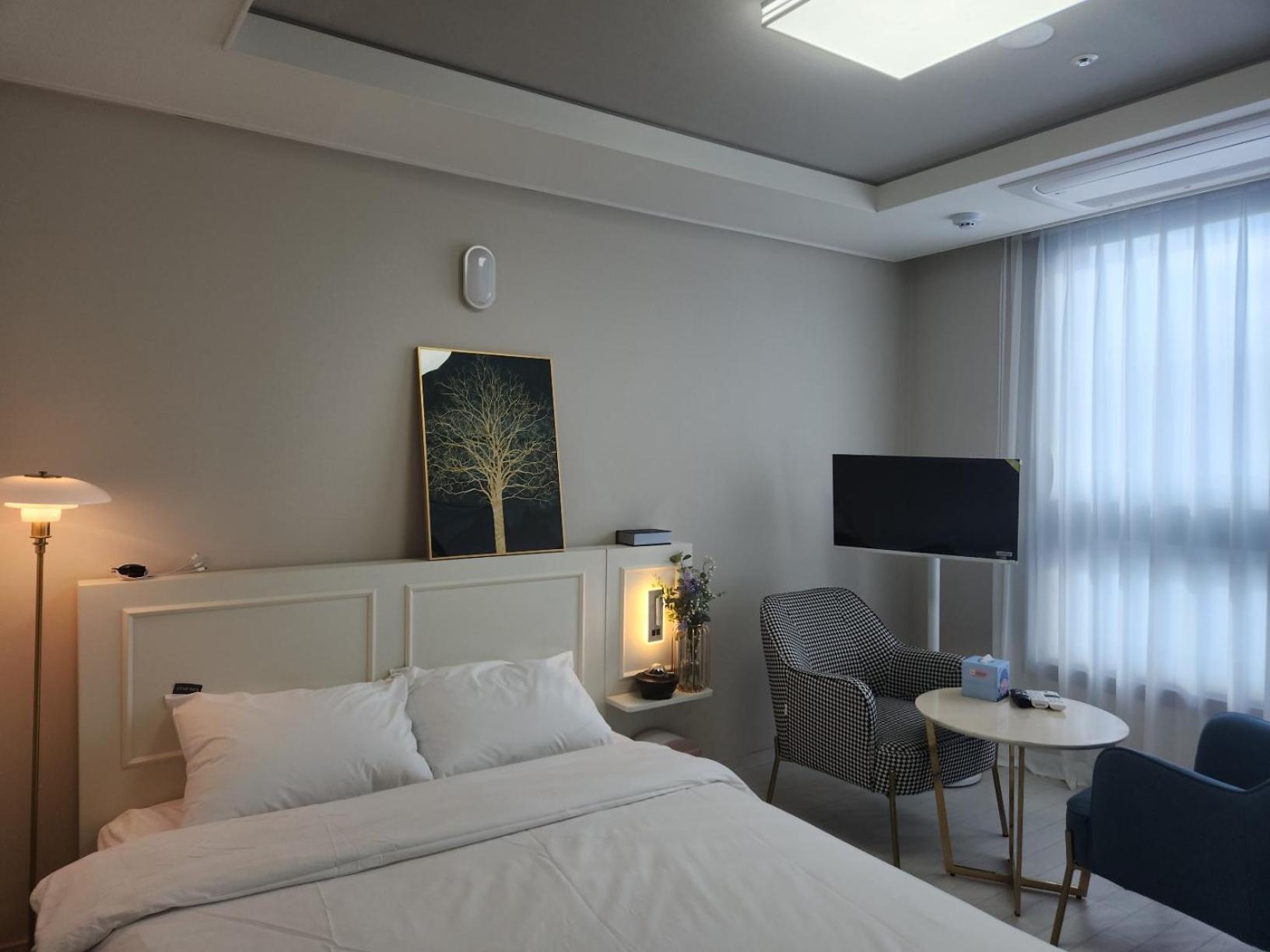 Daegu Star B&B Dsr Hotel Lily Guestroom ภายนอก รูปภาพ
