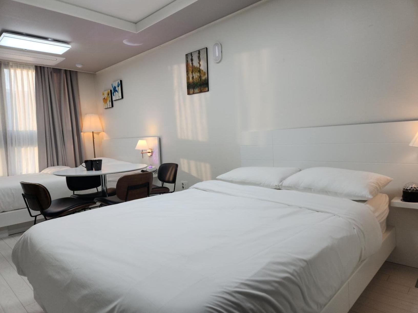 Daegu Star B&B Dsr Hotel Lily Guestroom ภายนอก รูปภาพ
