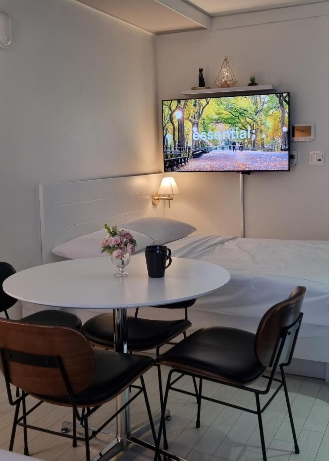 Daegu Star B&B Dsr Hotel Lily Guestroom ภายนอก รูปภาพ