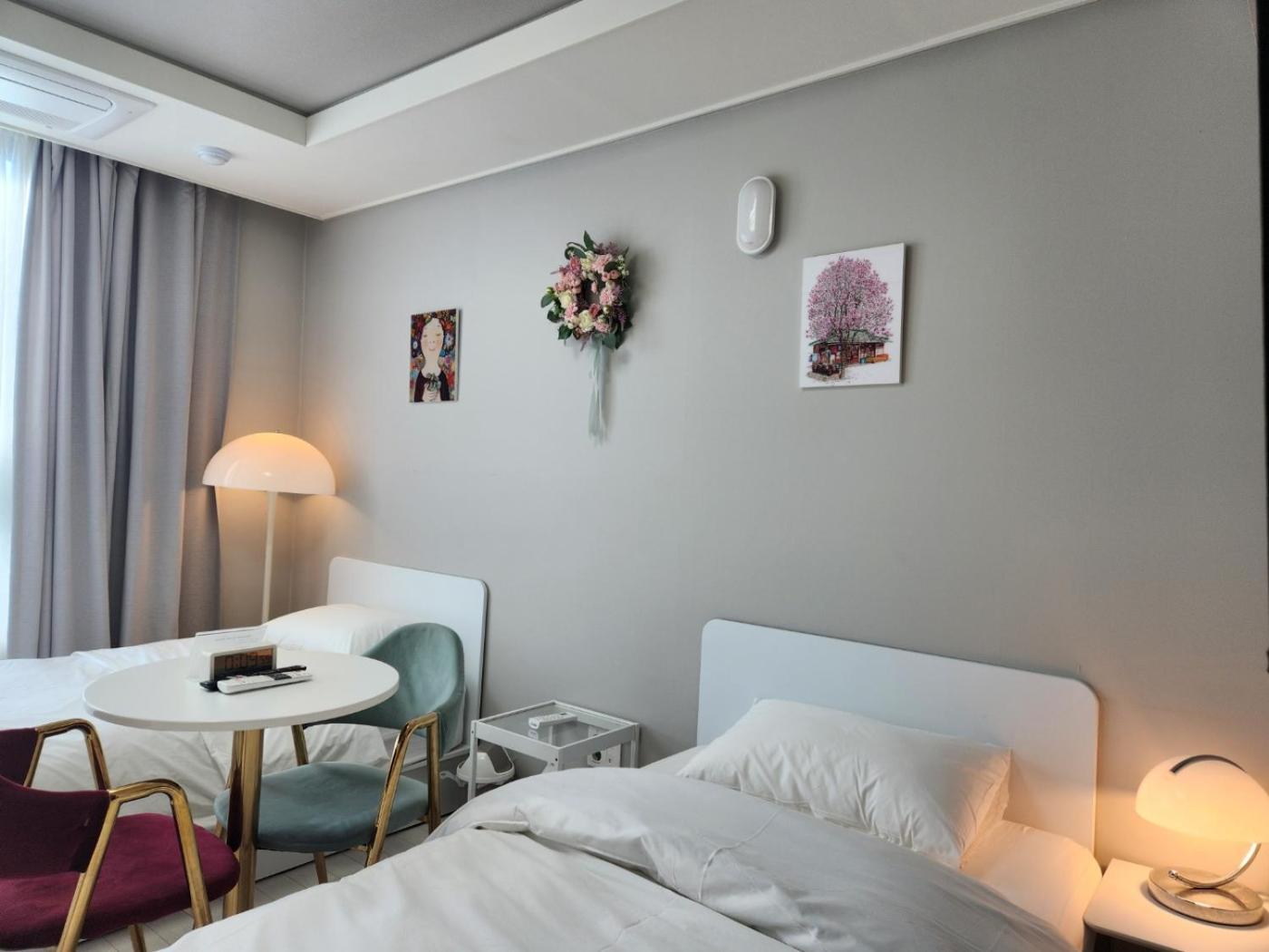 Daegu Star B&B Dsr Hotel Lily Guestroom ภายนอก รูปภาพ