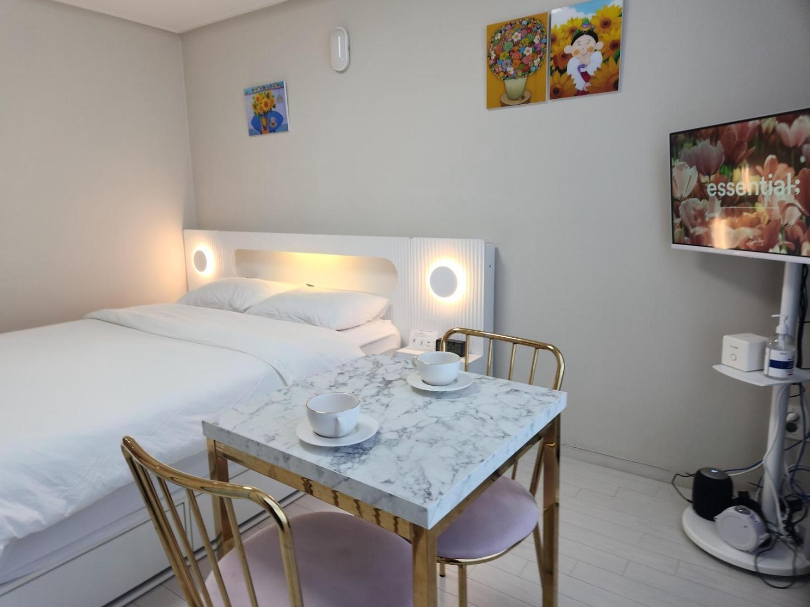 Daegu Star B&B Dsr Hotel Lily Guestroom ภายนอก รูปภาพ