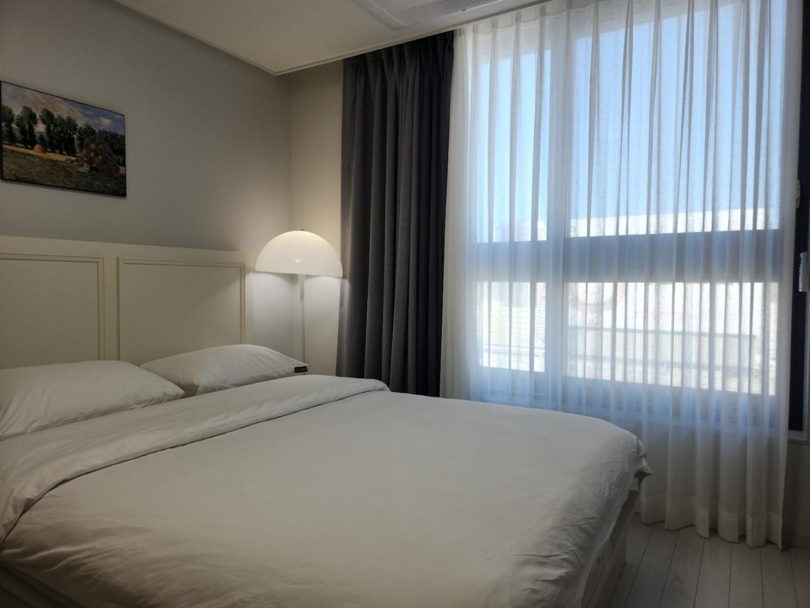 Daegu Star B&B Dsr Hotel Lily Guestroom ภายนอก รูปภาพ